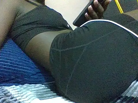 Curvyqueeh online show from 06/25/26, 07:18