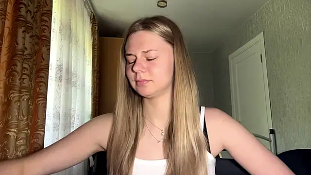 HoneysPiee online show from 06/03/26, 11:02