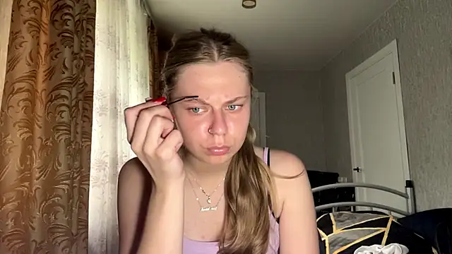 HoneysPiee online show from 06/14/26, 10:28