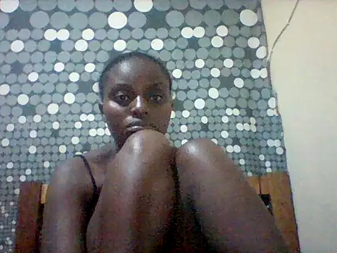 Snapshot of liligal chatting on 06/28/26, 07:42 liligal online show from 06/28/26, 07:42