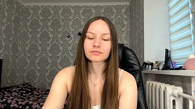 Snapshot of ShaylaChong chatting on 06/21/26, 04:04 ShaylaChong online show from 06/21/26, 04:04