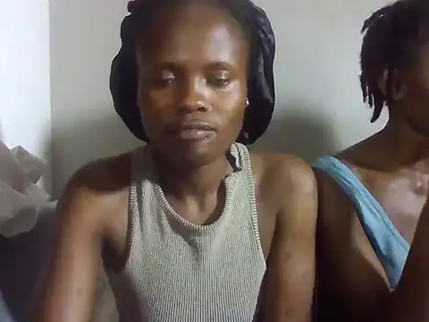 Snapshot of Candysleek_petite chatting on 05/26/26, 06:20 Candysleek petite online show from 05/26/26, 06:20