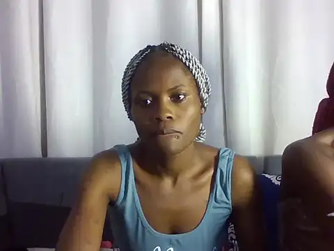 Snapshot of Candysleek_petite chatting on 07/06/26, 05:26 Candysleek petite online show from 07/06/26, 05:26