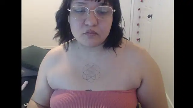 Snapshot of MaevenNectar chatting on 06/20/26, 10:23 MaevenNectar online show from 06/20/26, 10:23