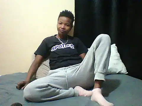 Snapshot of Bambybeauty2 chatting on 06/15/26, 05:09 Bambybeauty2 online show from 06/15/26, 05:09