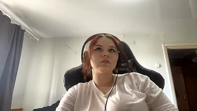 Redhair girl online show from 05/21/26, 01:07