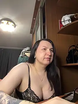 EvaBeautyXxX online show from 05/25/26, 10:16