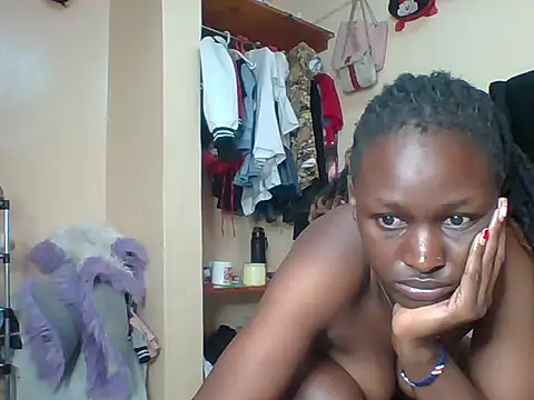 Snapshot of petite_cuteass chatting on 05/29/26, 03:37 petite cuteass online show from 05/29/26, 03:37