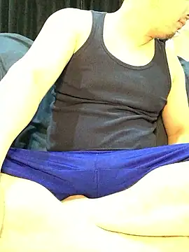 Snapshot of yu_ji-_-_ chatting on 06/19/26, 04:39 yu ji- - online show from 06/19/26, 04:39