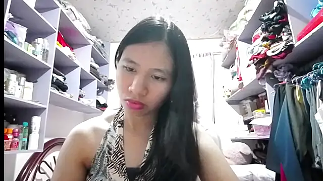 JoyeAmesbury online show from 06/28/26, 12:11