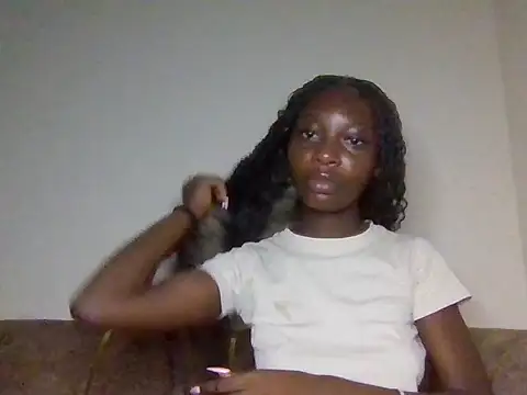 miss petite0 online show from 06/15/26, 10:17