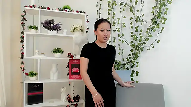 LaritaLevell online show from 05/22/26, 10:43