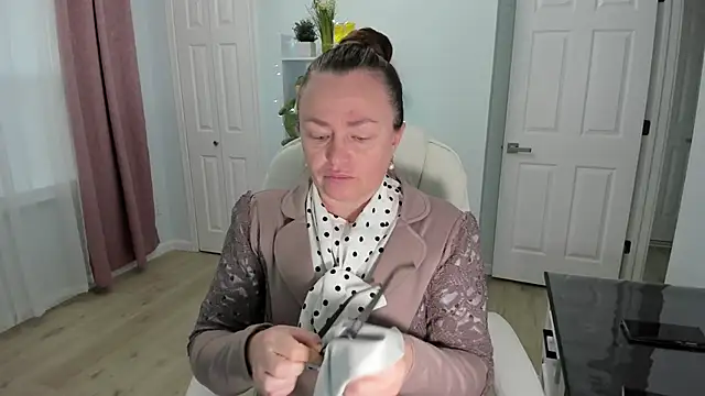 Snapshot of Vika73 chatting on 12/18/24, 01:12 Vika73 online show from 12/18/24, 01:12