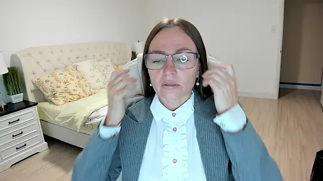 Snapshot of Vika73 chatting on 09/23/25, 11:13 Vika73 online show from 09/23/25, 11:13