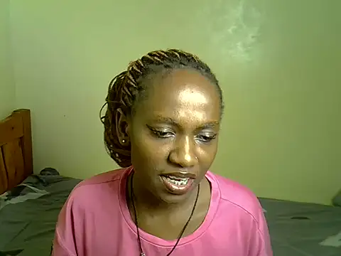 Snapshot of Pearl_petite chatting on 07/05/26, 06:59 Pearl petite online show from 07/05/26, 06:59