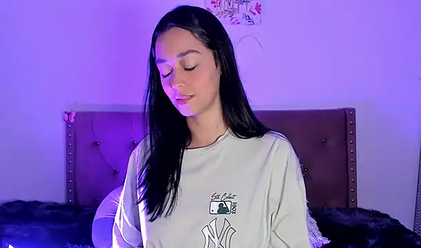 EmilyRamiirezz online show from 08/09/26, 11:53