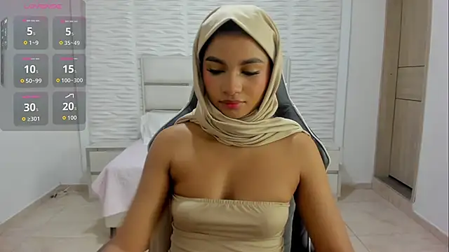 Snapshot of Layla_irfan chatting on 06/19/26, 01:15 Layla irfan online show from 06/19/26, 01:15