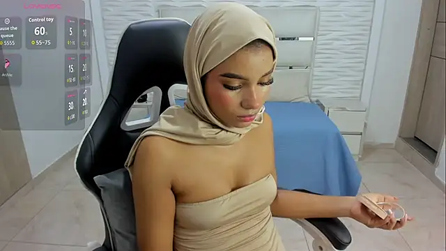 Snapshot of Layla_irfan chatting on 07/03/26, 07:20 Layla irfan online show from 07/03/26, 07:20
