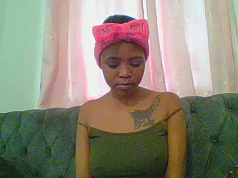 Snapshot of Sweet_cumshie chatting on 05/22/26, 07:59 Sweet cumshie online show from 05/22/26, 07:59