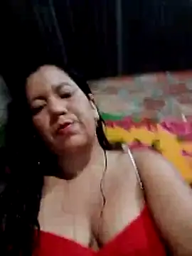Snapshot of Valentina-Noir chatting on 06/05/26, 03:24 Valentina-Noir online show from 06/05/26, 03:24