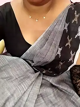 Snapshot of Tamil_Hot_Kulfi chatting on 05/22/26, 04:41 Tamil Hot Kulfi online show from 05/22/26, 04:41