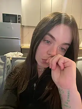 summerDESIRE online show from 05/17/26, 12:56