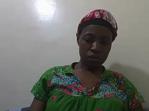 Snapshot of Eebony_Bubbly chatting on 06/17/26, 02:29 Eebony Bubbly online show from 06/17/26, 02:29