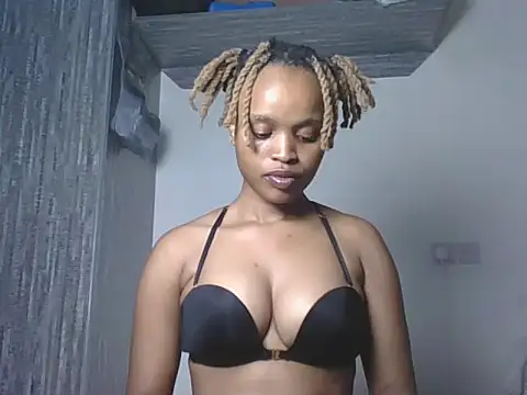 Snapshot of Tempting_Ebony chatting on 07/07/26, 08:02 Tempting Ebony online show from 07/07/26, 08:02