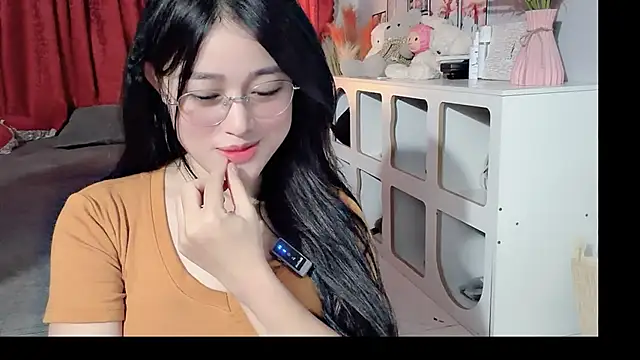 Bee-Cherry online show from 05/25/26, 05:24