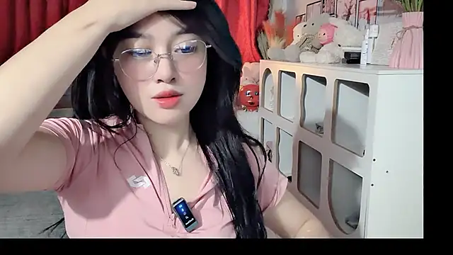 Bee-Cherry online show from 05/26/26, 05:36