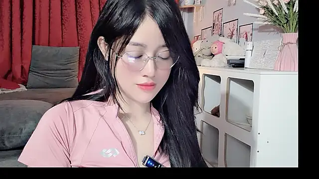 Bee-Cherry online show from 05/28/26, 05:54