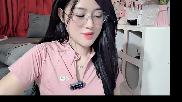 Bee-Cherry online show from 05/29/26, 06:11