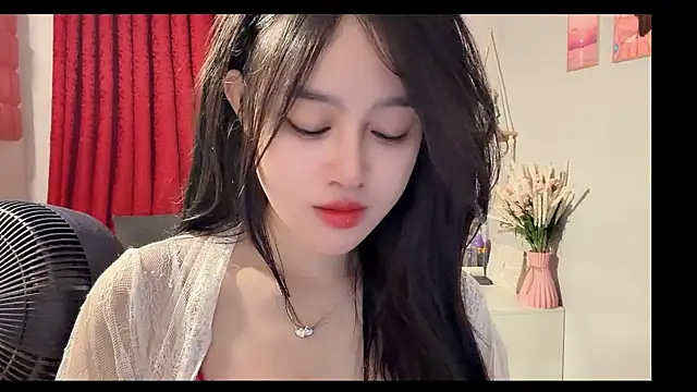 Snapshot of Bee-Cherry chatting on 06/30/26, 06:25 Bee-Cherry online show from 06/30/26, 06:25