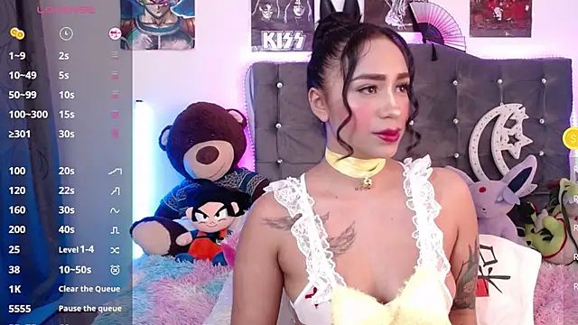Snapshot of lunabritton chatting on 06/07/26, 02:37 lunabritton online show from 06/07/26, 02:37