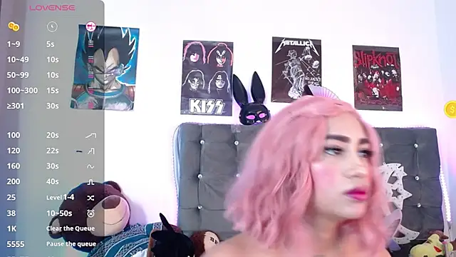 Snapshot of lunabritton chatting on 06/19/26, 03:11 lunabritton online show from 06/19/26, 03:11
