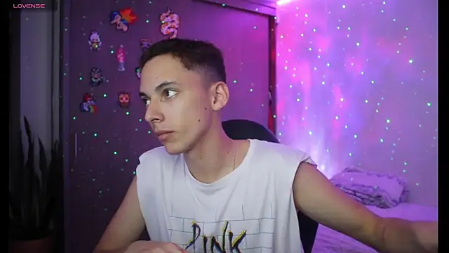 archi love online show from 02/05/25, 07:18