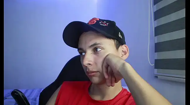 archi love online show from 03/11/25, 07:04