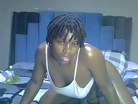 Snapshot of melanin_moon chatting on 06/22/26, 11:24 melanin moon online show from 06/22/26, 11:24
