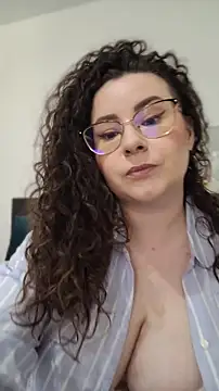 Snapshot of Elissa_Floyd__ chatting on 05/27/26, 05:26 Elissa Floyd online show from 05/27/26, 05:26