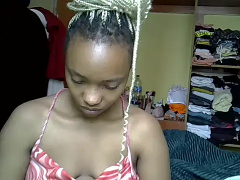 Snapshot of pretty_jazminee1 chatting on 05/24/26, 06:40 pretty jazminee1 online show from 05/24/26, 06:40