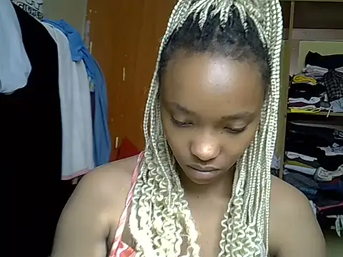 Snapshot of pretty_jazminee1 chatting on 05/27/26, 06:32 pretty jazminee1 online show from 05/27/26, 06:32