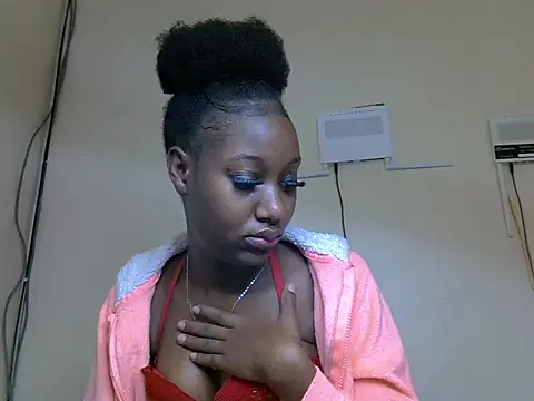 Snapshot of Pretty_kitty48 chatting on 06/27/26, 12:55 Pretty kitty48 online show from 06/27/26, 12:55