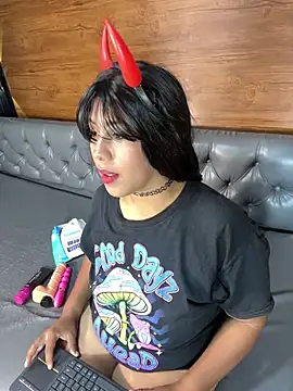 Alexia Lerner online show from 06/04/26, 07:42