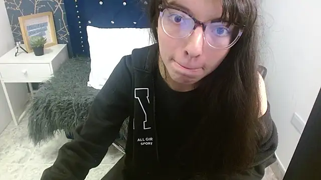 Allyshon  online show from 05/25/26, 07:53