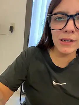 lilylovelesss online show from 06/16/26, 08:44