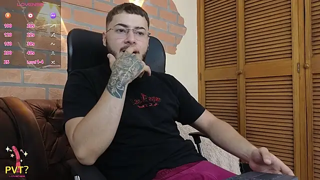 Brandon 01 online show from 05/26/26, 08:05