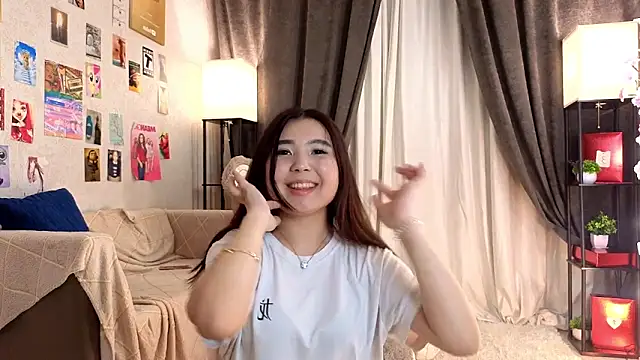 Snapshot of Ellau_555 chatting on 05/22/26, 10:15 Ellau 555 online show from 05/22/26, 10:15