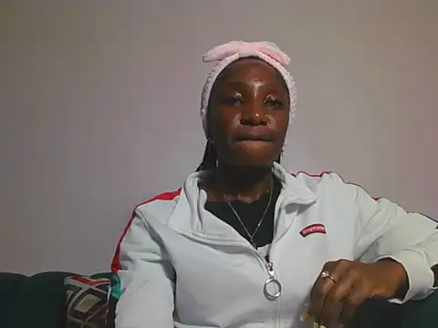Snapshot of Hornycammy23 chatting on 06/13/26, 08:29 Hornycammy23 online show from 06/13/26, 08:29