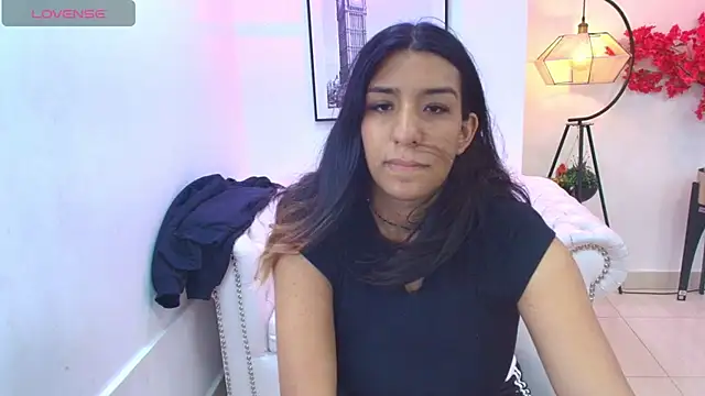 Stephany triana online show from 05/26/26, 07:32