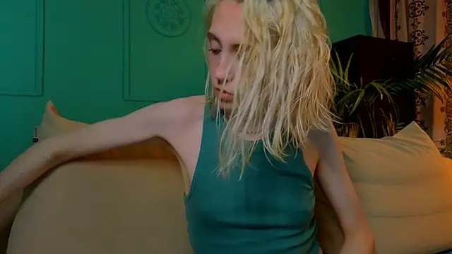 Snapshot of Elen__Moore chatting on 07/13/26, 05:43 Elen Moore online show from 07/13/26, 05:43